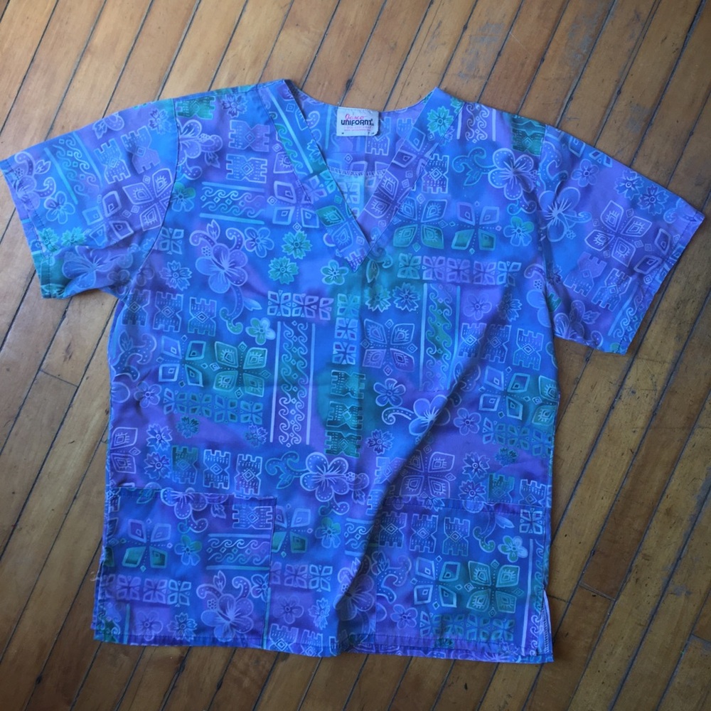 Scrub shirt size medium